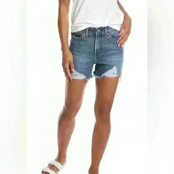 Good American Size 2 Distressed Shorts‎ - Picture 1 of 7